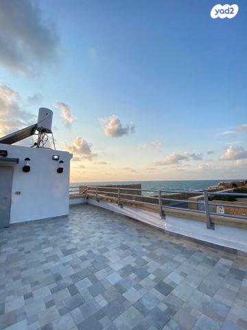 גג/ פנטהאוז, הבהאים 1, העיר העתיקה, עכו