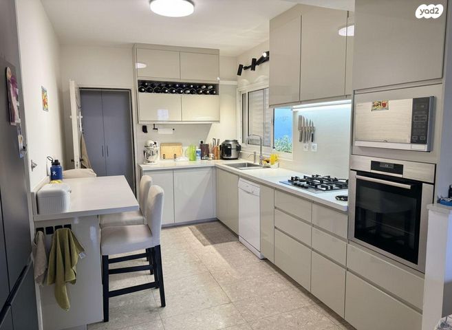 דירה, יצחק בן צבי 16, כפר גנים ב, פתח תקווה