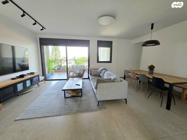 דירה, ההגנה 47, הרצליה הירוקה, נווה עובד, הרצליה