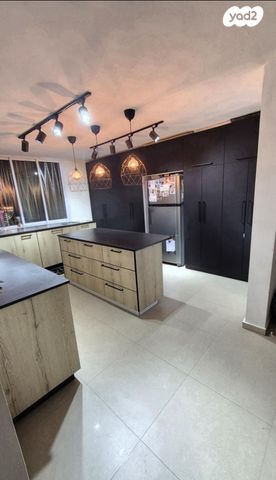 דירה, יורדי הסירה 12, רובע ב', אשדוד