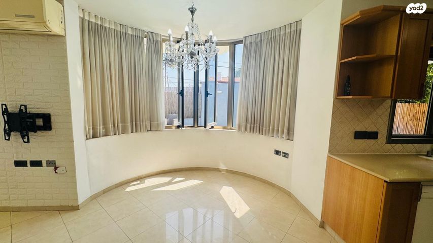 בית פרטי/ קוטג', כיכר דולב 5, קרית אלון, פתח תקווה