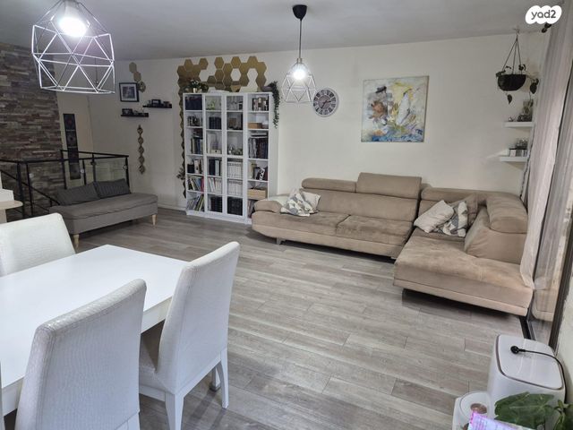 דירת גן, דוד ניב 16, פסגת זאב, ירושלים