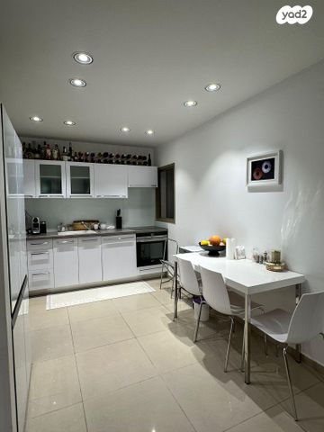 דירה, אהוד מנור 13, קרית אילון, חולון