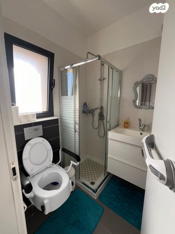 גג/ פנטהאוז, עיר היונה 9, רובע ה', אריאל