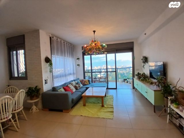 דירה, כרמל 17, אחוזת הנשיא, רחובות