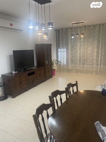 שדרות כצנלסון 8