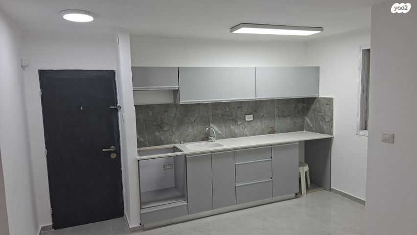 רחבעם זאבי 21