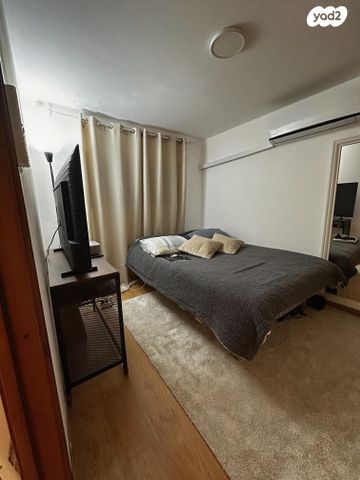 יעקב טהון 18