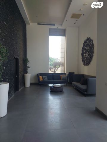 דירה, הגנים 3, נווה גן, רמת השרון