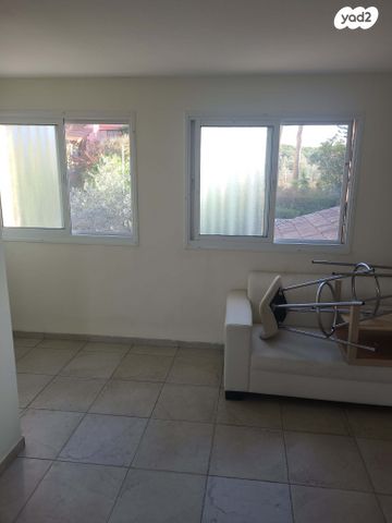 גג/ פנטהאוז, חרמון 13, שאר העיר, כפר ורדים