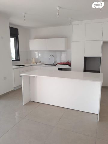 דירה, יונה וולך 7, גרין פארק החדשה, הוד השרון