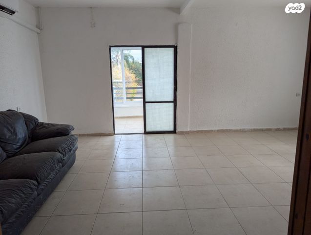 דירה, שיבת ציון 15, פרוסטיג, קרית אתא