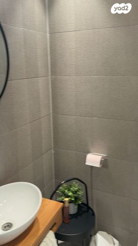 דירה, ליאונרדו דה וינצ'י 12, גני שרונה, קרית הממשלה, תל אביב יפו