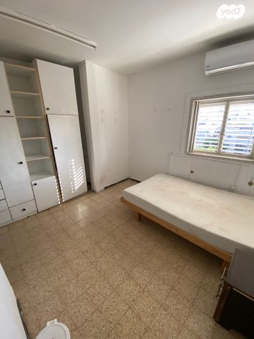 כיכר וייצמן 17