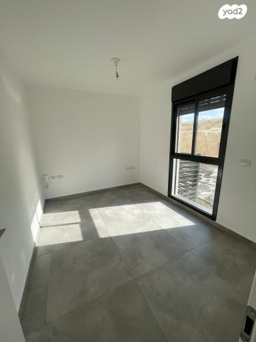 דירה, הרב יצחק ידידיה פרנקל 7, פלורנטין, תל אביב יפו