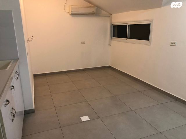 יחידת דיור, חוגלה 3, נווה רותם, פרדס חנה כרכור