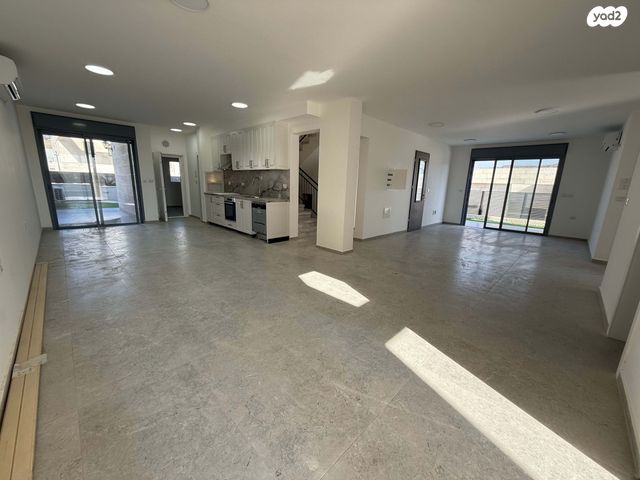 בית פרטי/ קוטג', שוהם 4, שאר העיר, אריאל