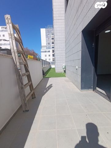 דירת גן, אריק איינשטיין 108, נווה שרון / שער העיר, נתיבות