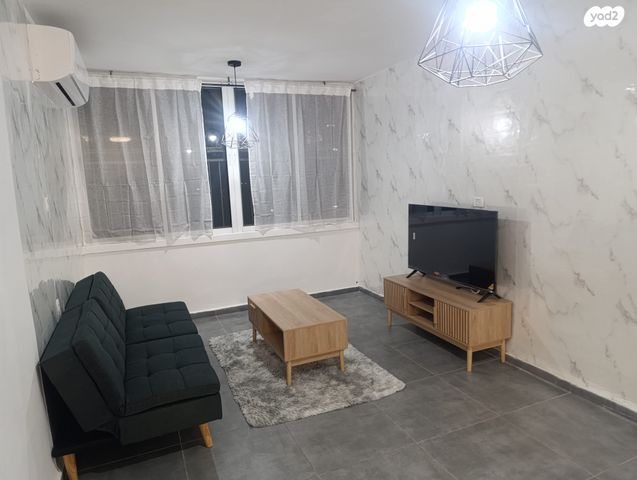 דירה, נתן אלבז 285, הראשונים, שלומי