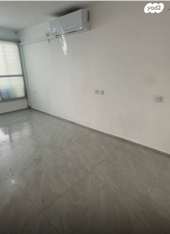 דירה, יעקב פיכמן 4, מרכז, קרית עבודה, חולון