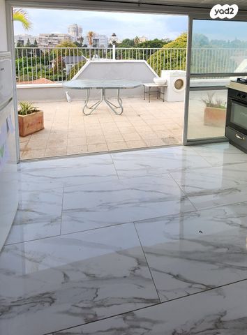 גג/ פנטהאוז, יצחק שדה 21, נווה עמל, הרצליה