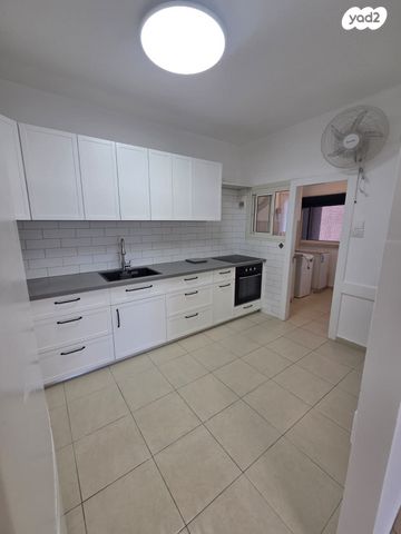 דירה, רבקה גובר 3, ראשונים, כפר סבא