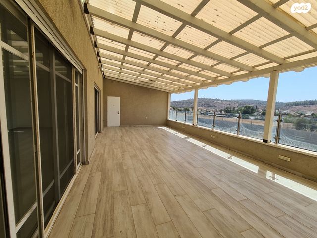 דירת גן, ישעי 1, ישעי, ישעי