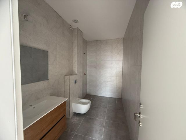 גג/ פנטהאוז, הגפן 1, כרמי הנדיב, אחוזת רוטנר, קרית מלאכי