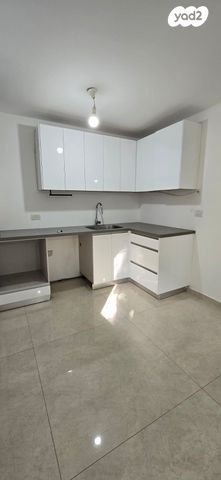 יחידת דיור, האחווה 37, שרונה, כפר יונה