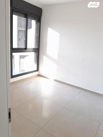 דירה, יונה וולך 7, גרין פארק החדשה, הוד השרון