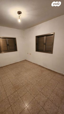 דירה, אריה בן אליעזר 8, נווה רם, שיכון מזרחי, רמת גן