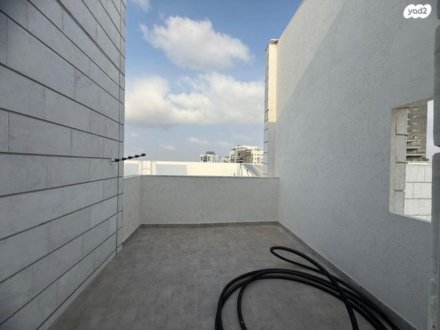 גג/ פנטהאוז, הגפן 1, כרמי הנדיב, אחוזת רוטנר, קרית מלאכי