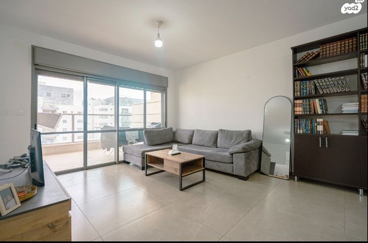 דירה, שדרות ההגשמה 14, הפרחים, חריש