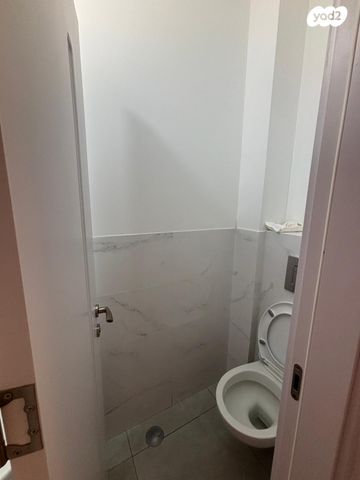 דירה, משה פורר 12, היובל, שרונה, רחובות