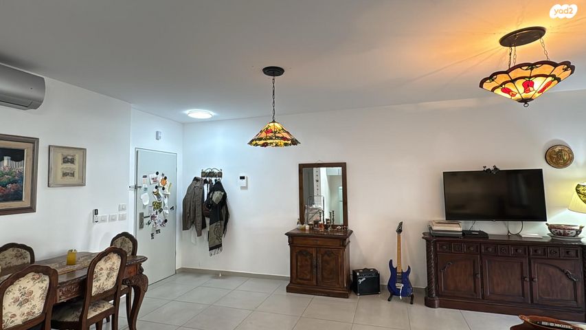 דירה, לוטם 21, הפרחים, חריש