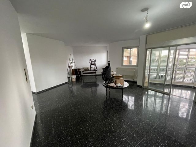 דירה, חטיבת אלכסנדרוני 29, קרית ויצמן, רעננה