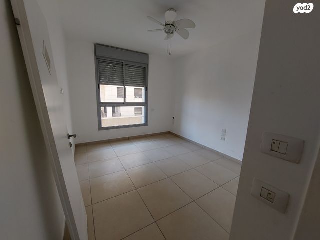 דירה, הגנים 3, נווה גן, רמת השרון