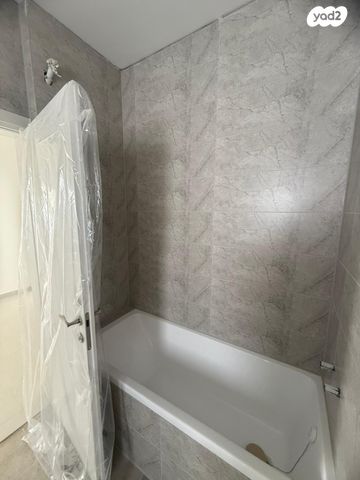 גג/ פנטהאוז, הגפן 1, כרמי הנדיב, אחוזת רוטנר, קרית מלאכי