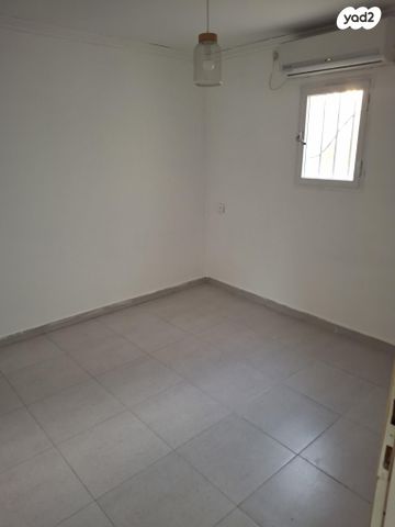 יחידת דיור, הדקל 11, שאר העיר, קרית עקרון