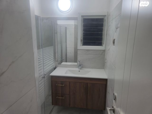 דירה, ההגנה 7, לב העיר, בת ים