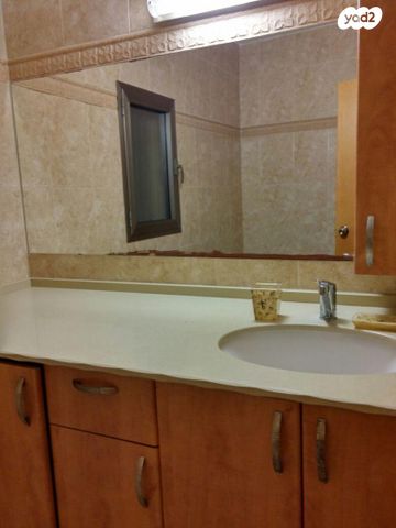 דירה, הרב שלום סלח 1, אלונים, קרית אתא