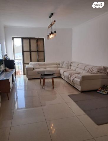 דירה, לוי אשכול 23, גבעת אוסישקין, נהריה