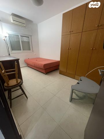 דירה, שדרות כצנלסון 8, מרכז העיר, קרית אתא