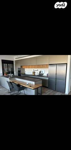 גג/ פנטהאוז, סמטת דולב 8, הצמרות, קיסריה