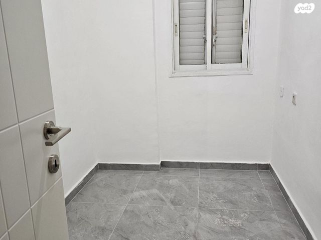 דירה, ההגנה 7, לב העיר, בת ים