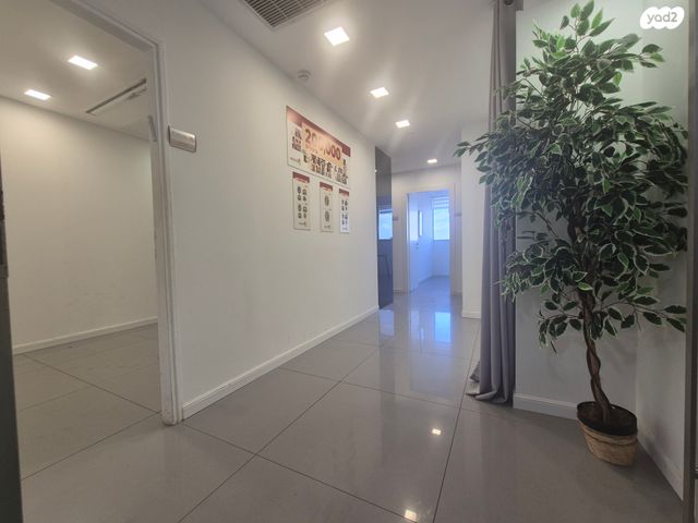 שדרות ירושלים 14