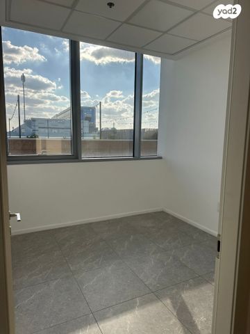 משרדים, המלאכה 4, אזור תעשיה ספיר, נתניה