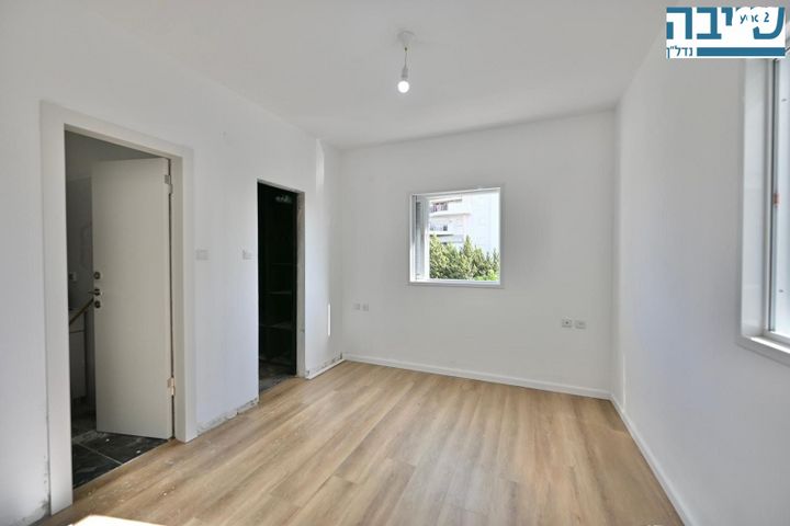 דירה, רא"ל מוטה גור, היובל, שרונה, רחובות