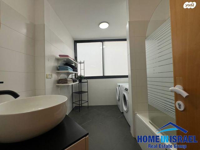 בית פרטי/ קוטג', התהילה, נוף הטיילת, נתניה