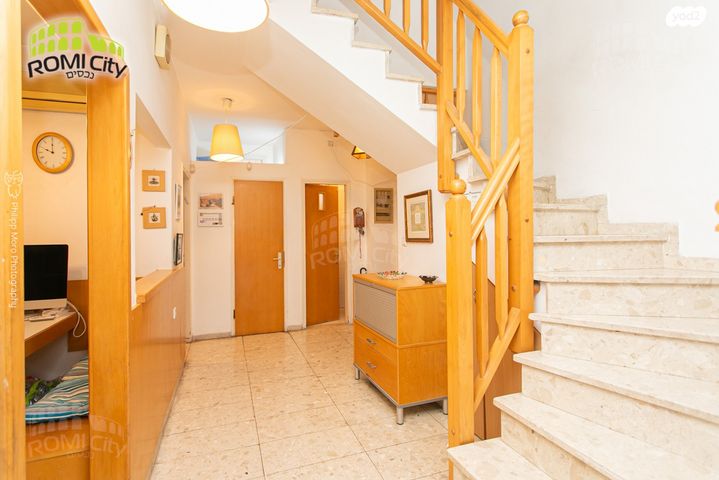 גג/ פנטהאוז, ראול ולנברג 8, רמת אשכול, חיפה